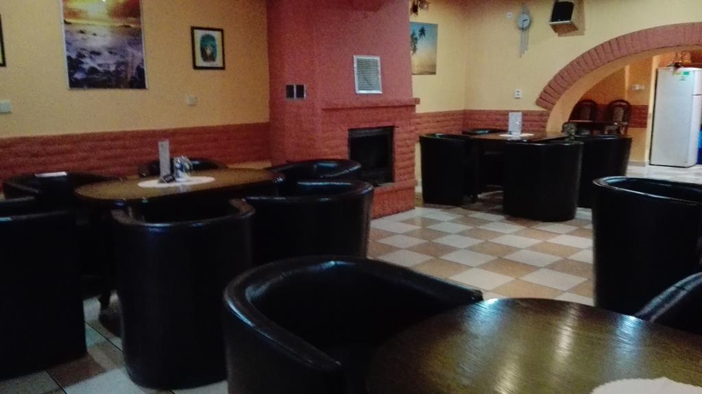 Penzion Marina Pri Slovenskej Restauracii ブレズノ エクステリア 写真